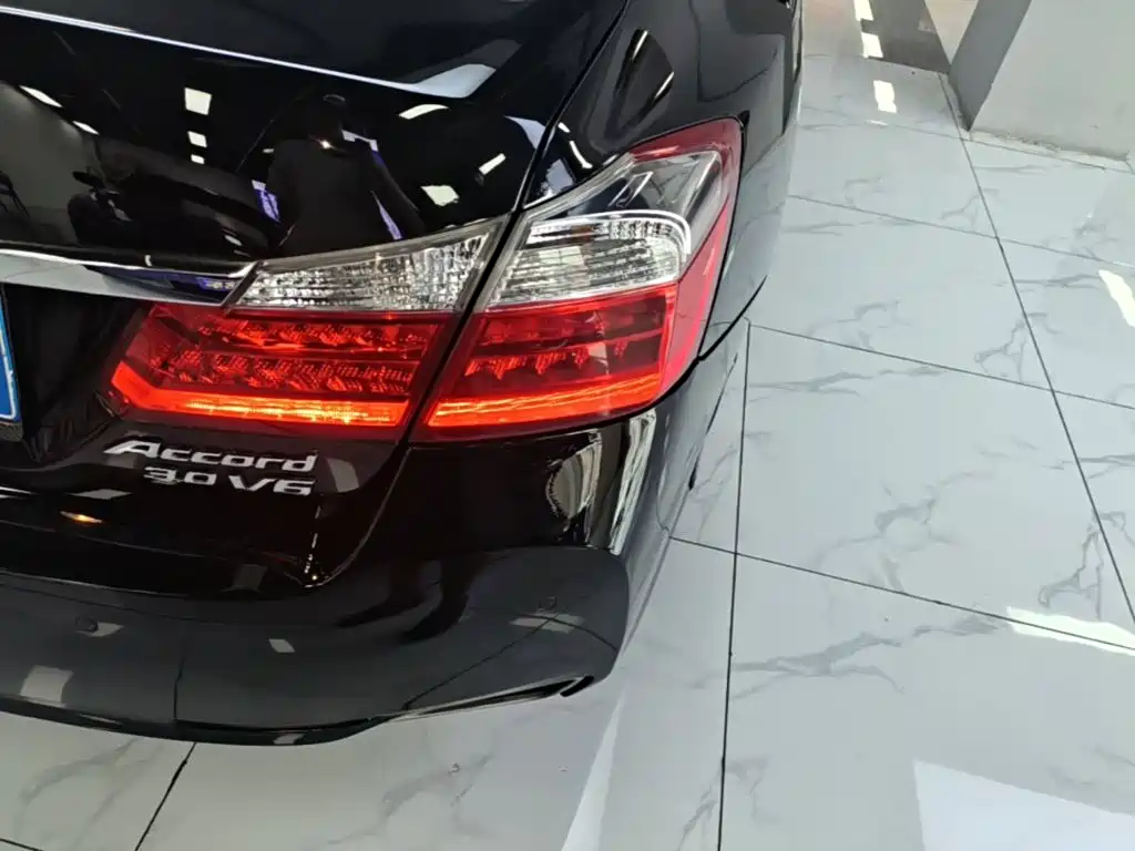 Honda Accord 2016 — фото 8