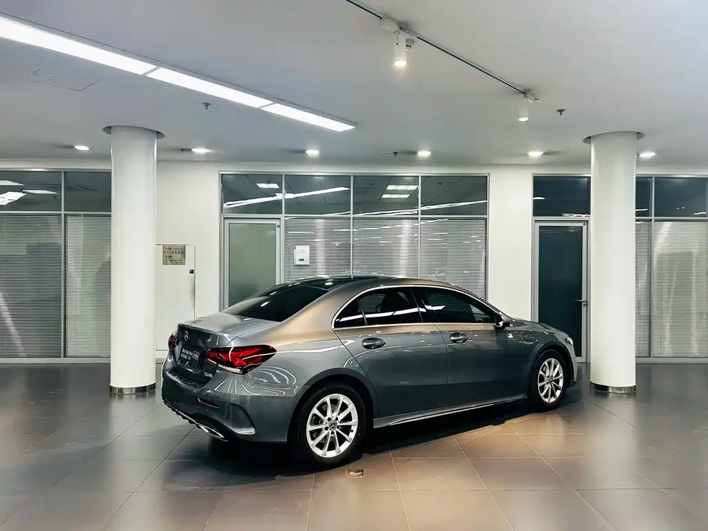 Mercedes-Benz A-Class 2023 — фото 4