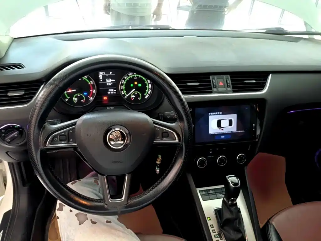 Skoda Octavia 2020 — фото 10