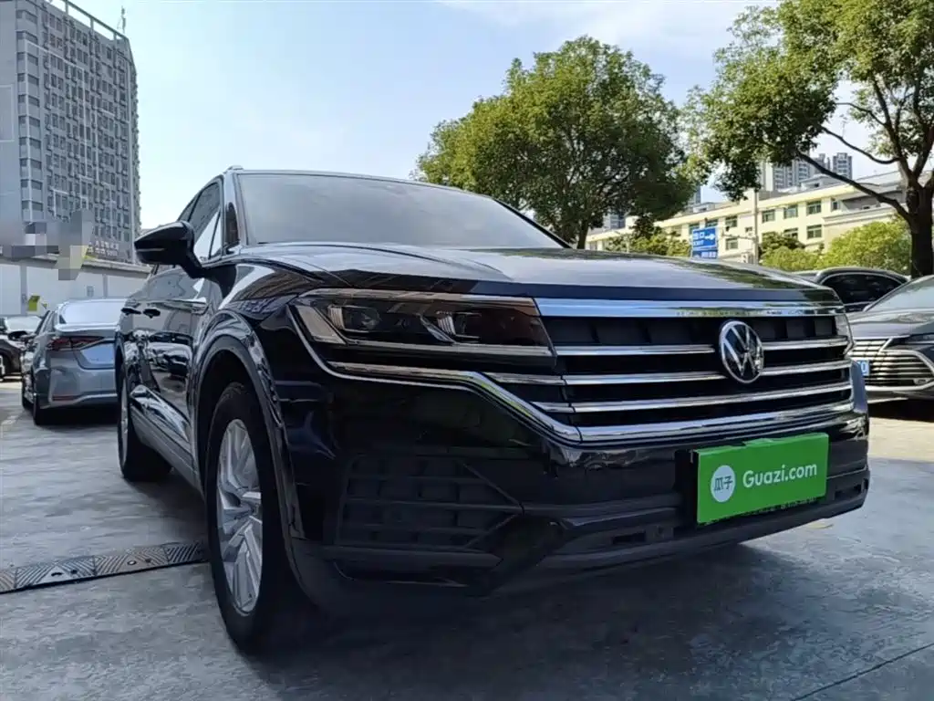 Volkswagen Touareg 2023 — фото 4