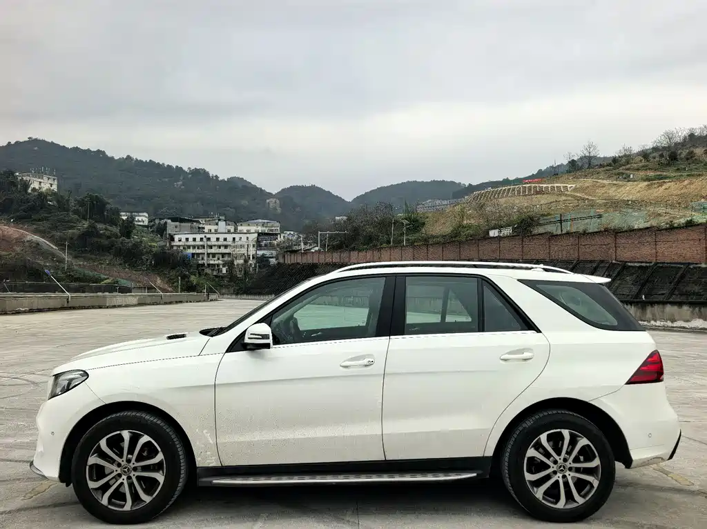 Mercedes-Benz GLE 2017 — фото 19