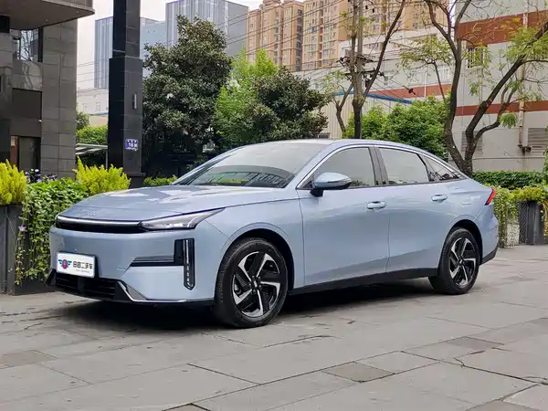 Geely Galaxy L6 2025