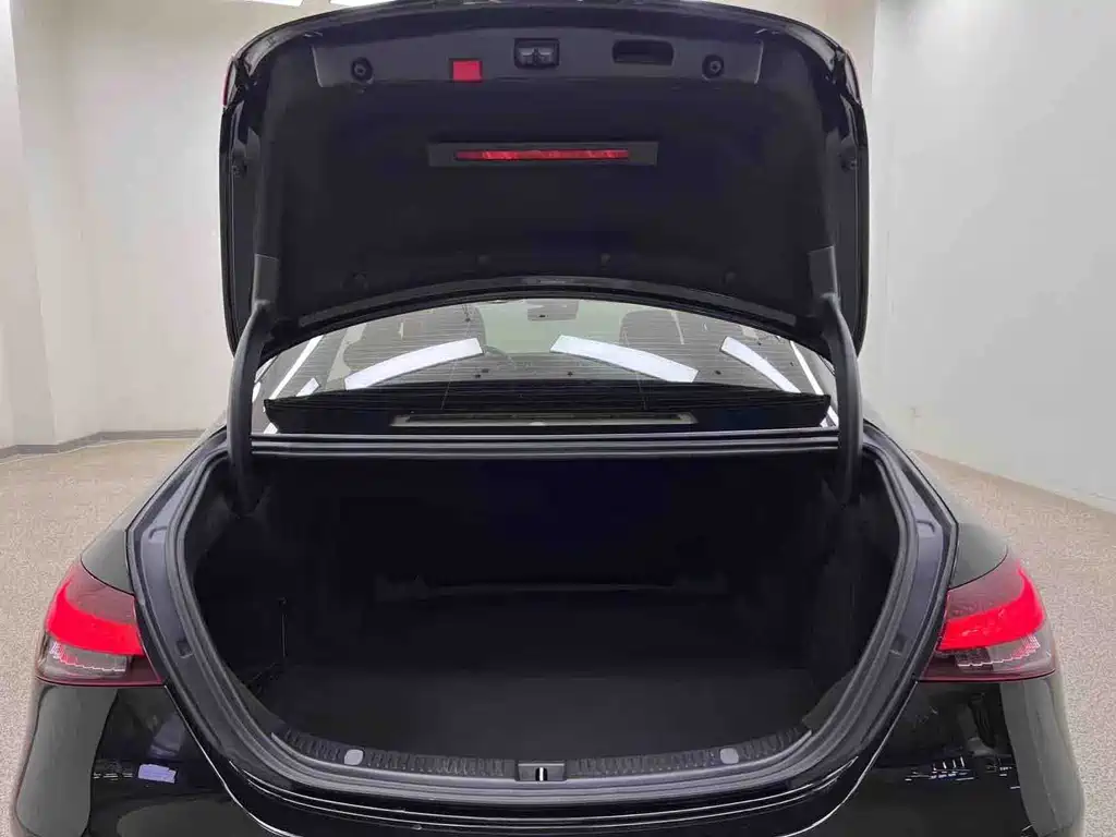 Mercedes-Benz E-Class 2020 — фото 25