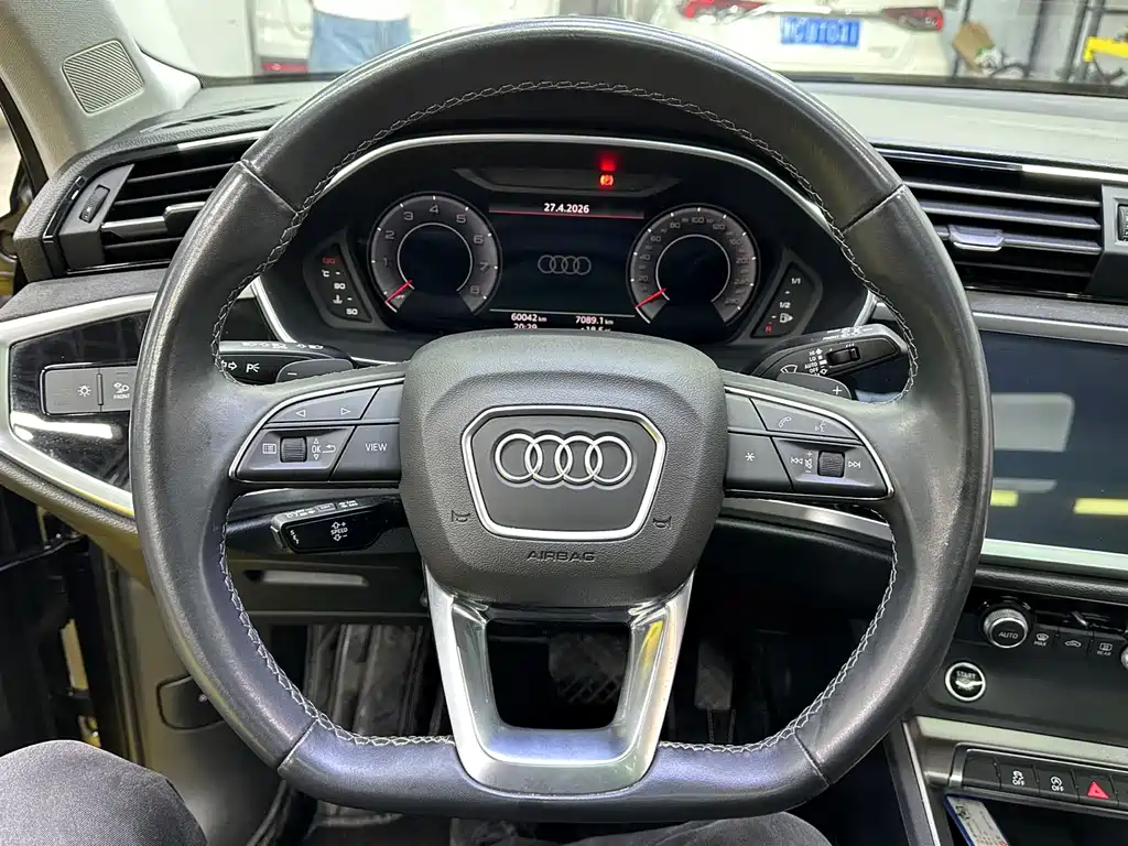 Audi Q3 2023 — фото 9