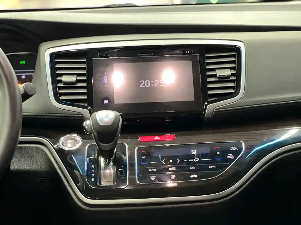 Honda Odyssey 2019 — фото 15