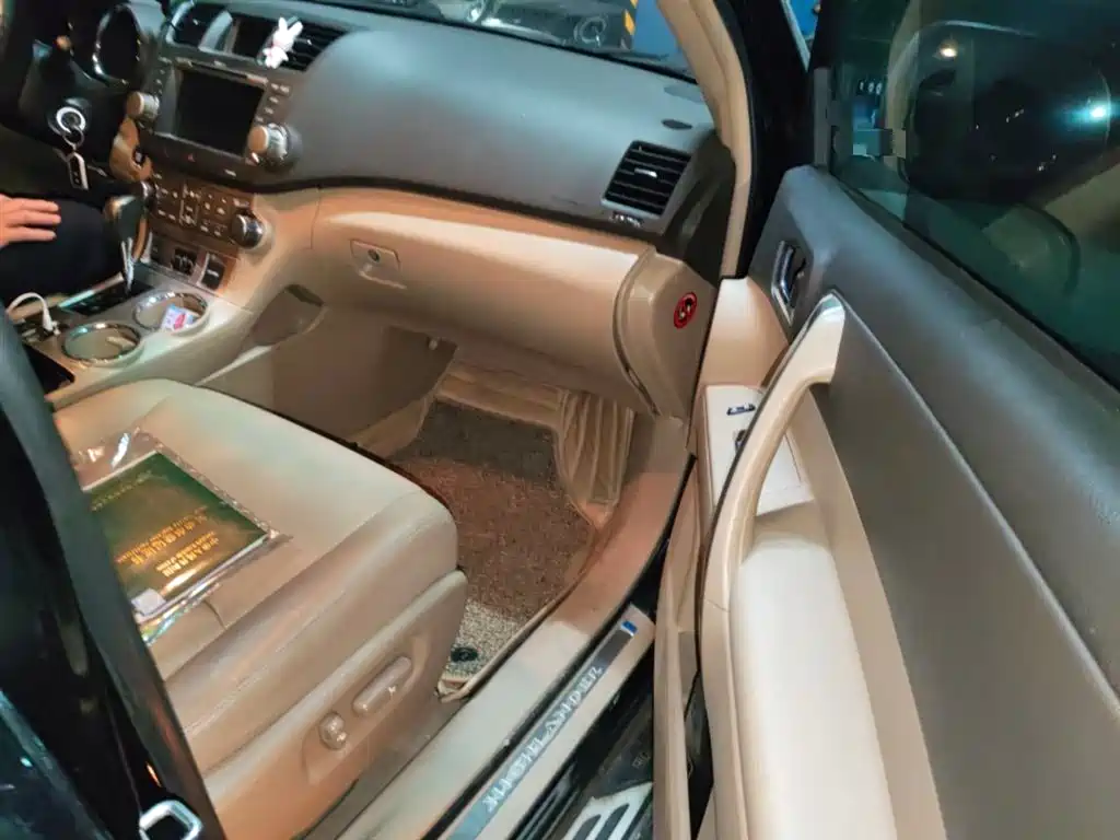 Toyota Highlander 2014 — фото 20