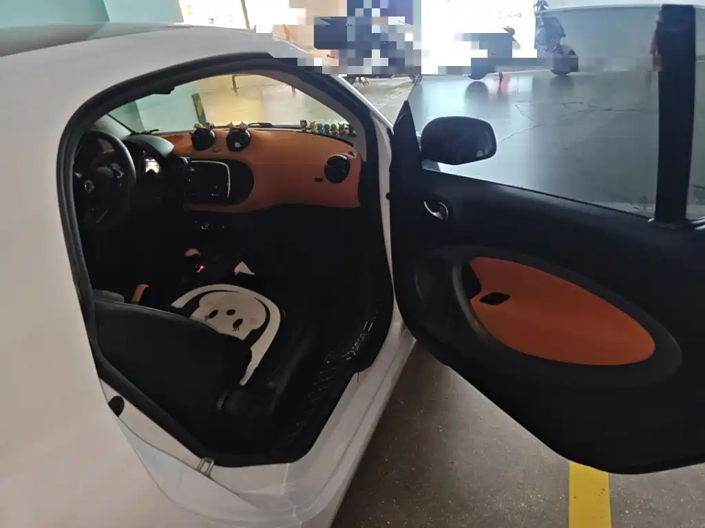 smart Fortwo 2017 — фото 20