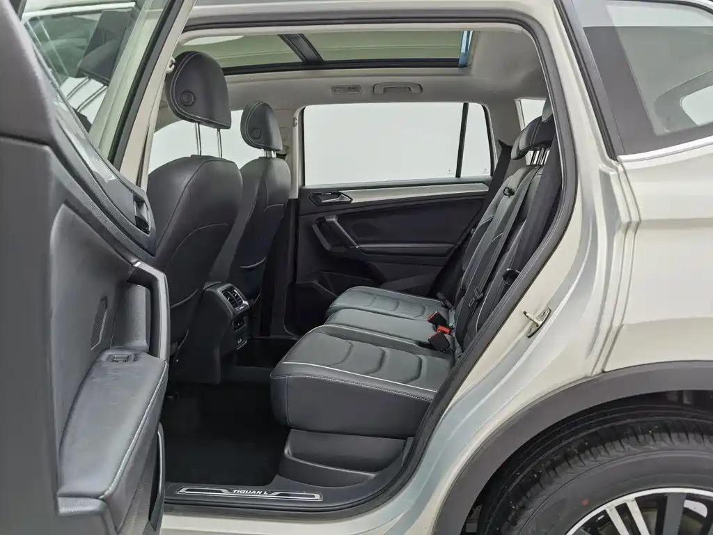 Volkswagen Tiguan L 2017 — фото 15
