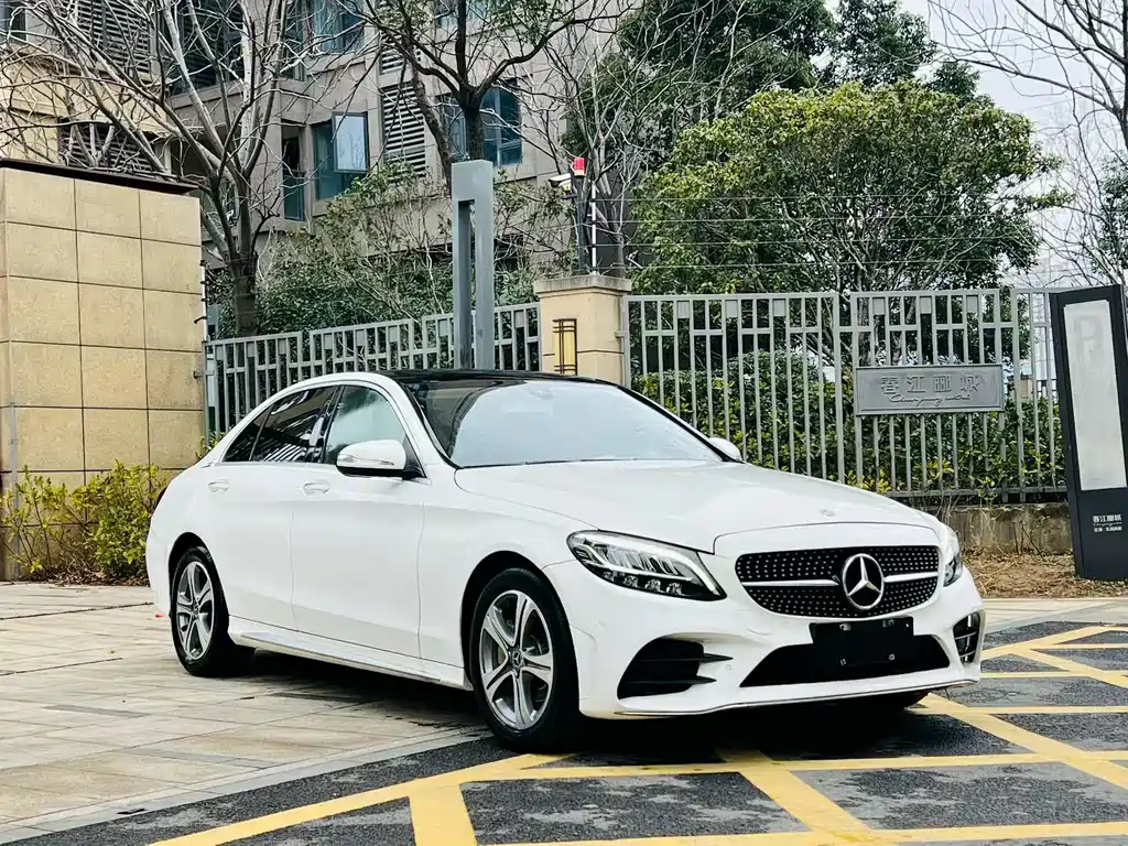 Mercedes-Benz C-Class 2019 — фото 3