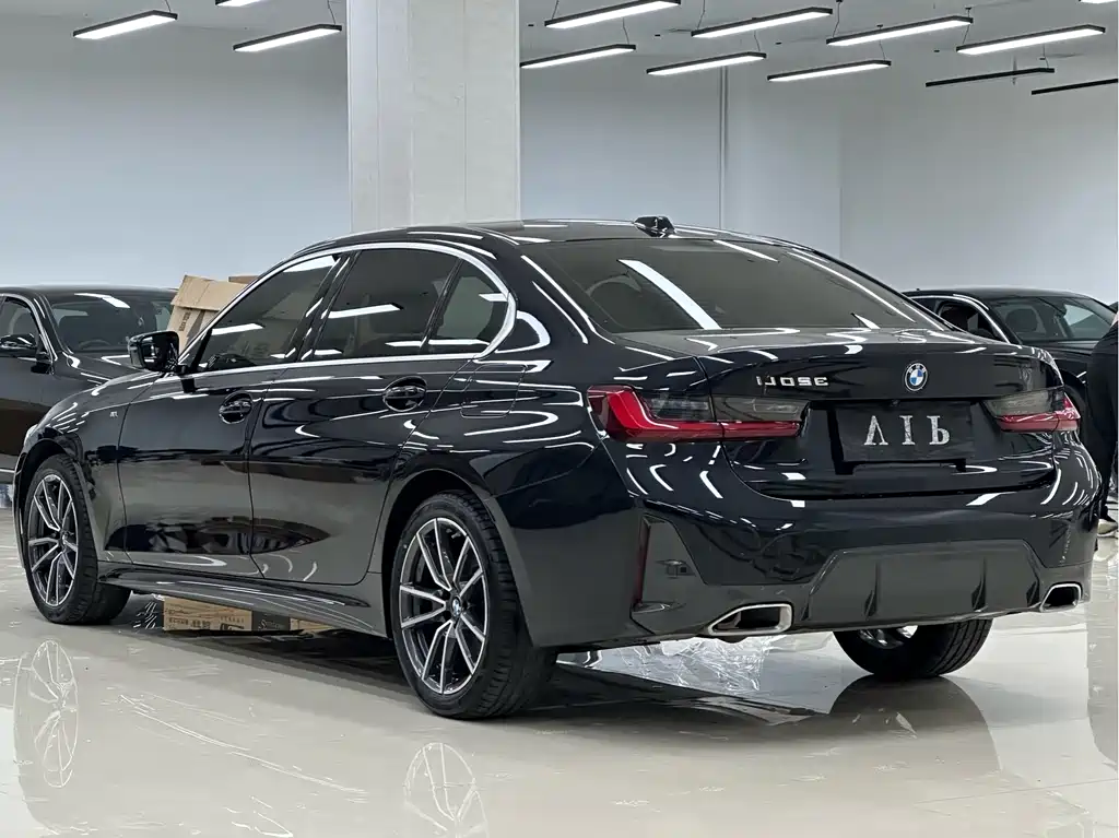 BMW 3 Series 2023 — фото 18