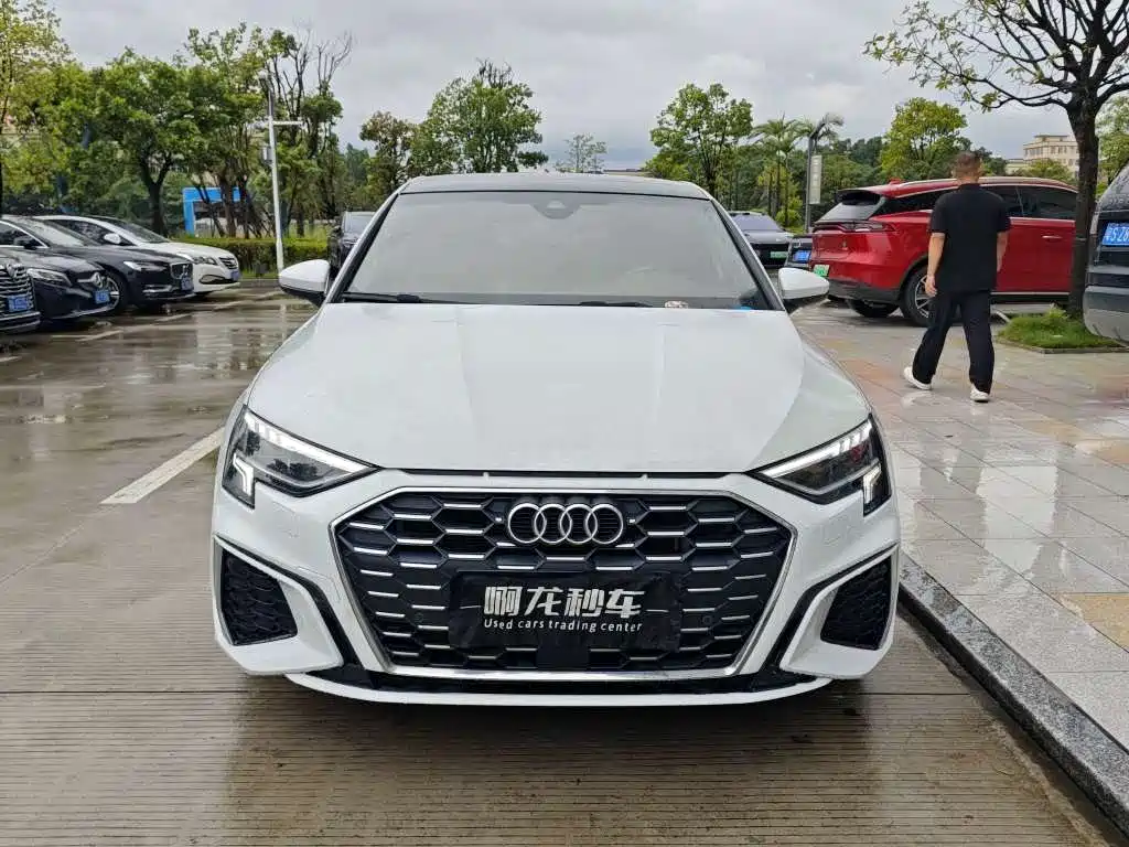 Audi A3 2023 — фото 2