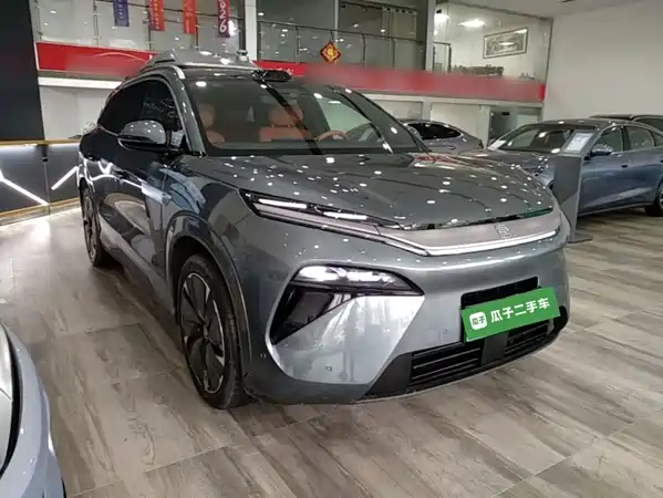 BYD Tang L 2025