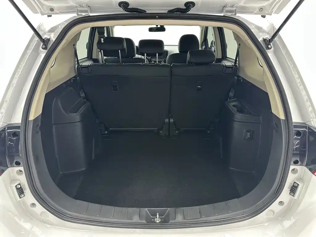 Mitsubishi Outlander 2022 — фото 17