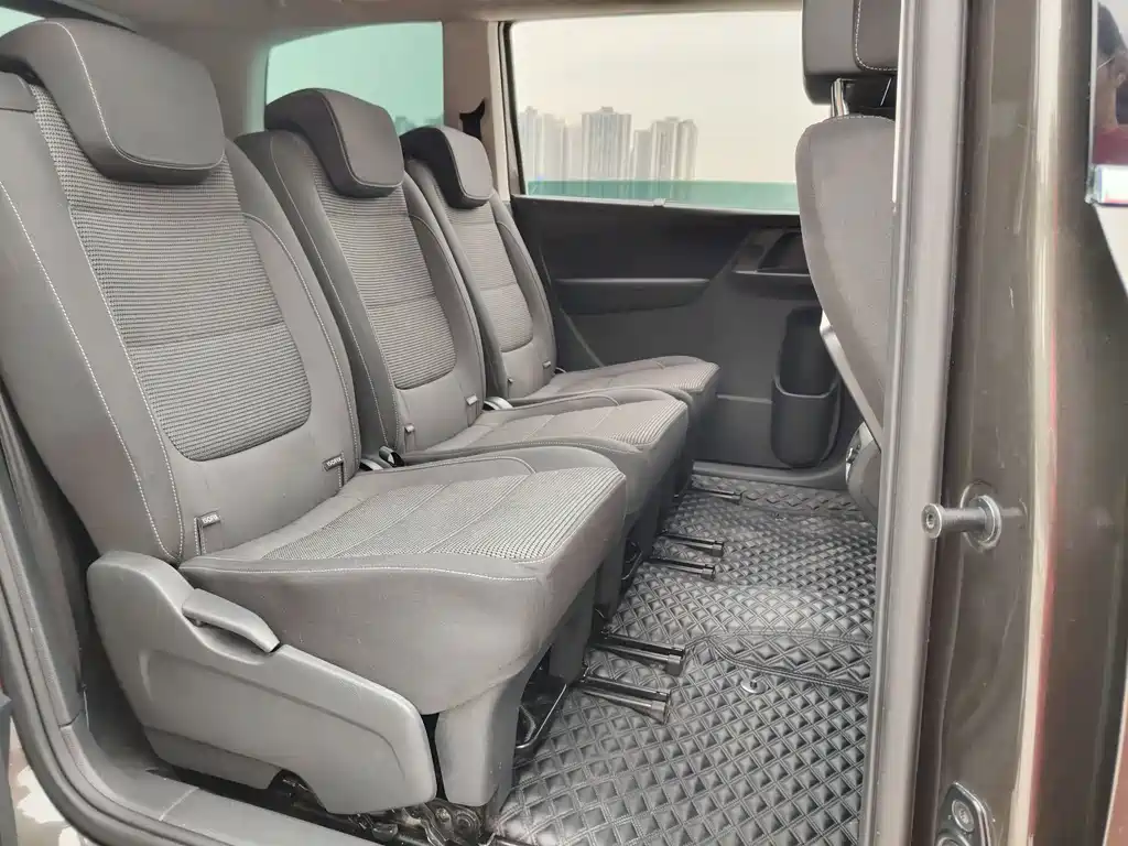 Volkswagen Sharan 2017 — фото 11