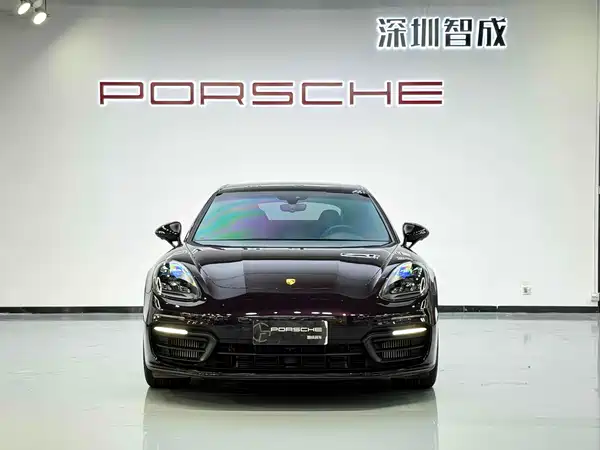 Porsche Panamera 2021