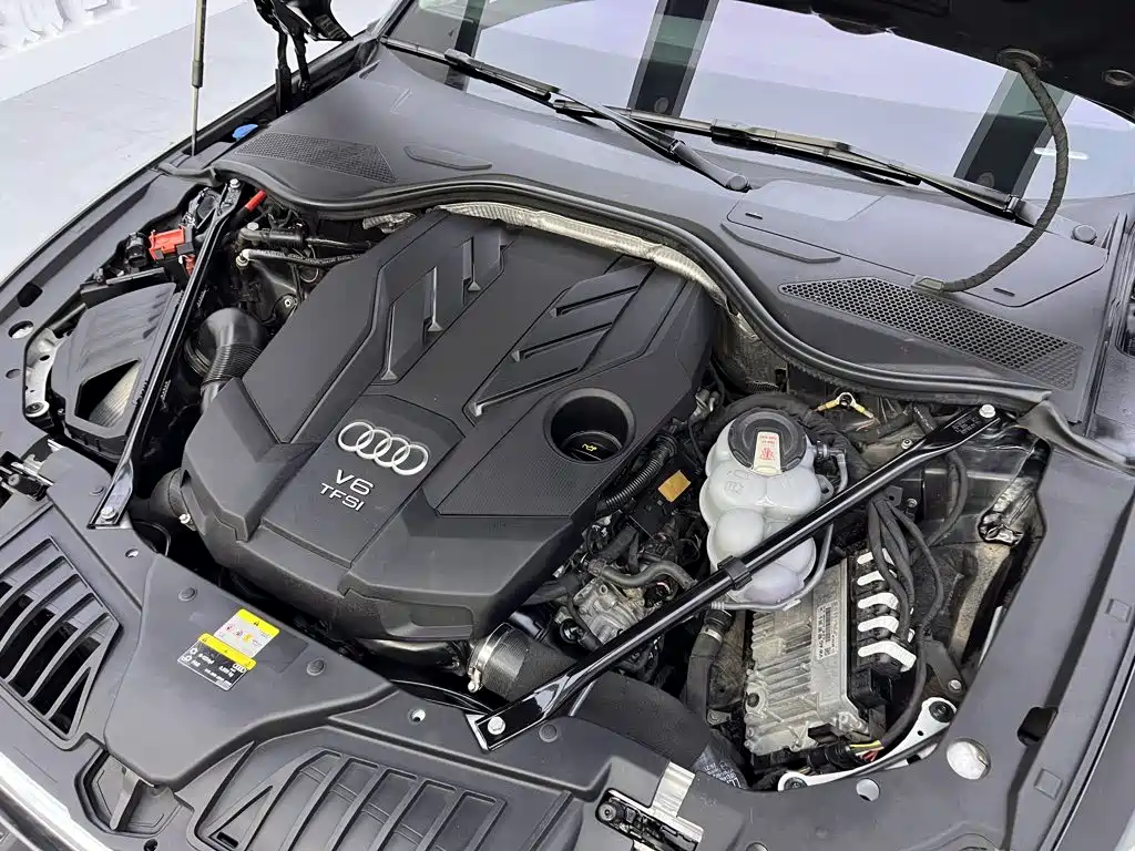 Audi A8 2021 — фото 10