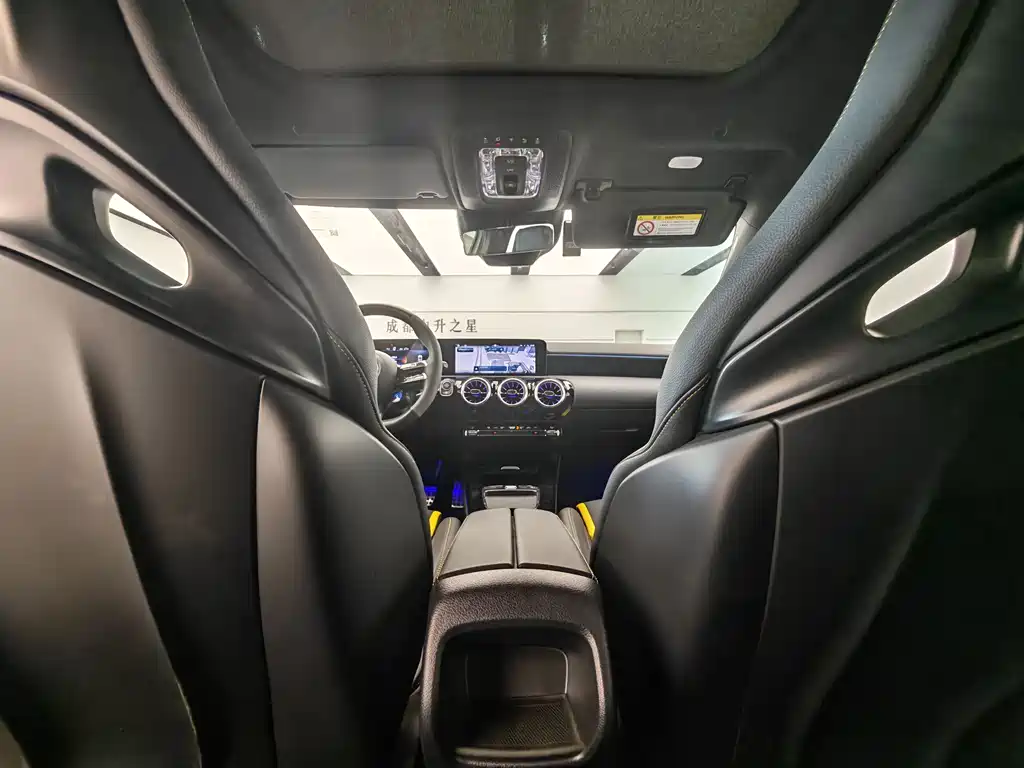 Mercedes-Benz A-Class AMG 2024 — фото 18