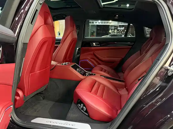 Porsche Panamera 2021