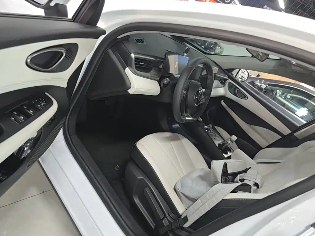 BYD Seal 05 DM-i 2025 — фото 12