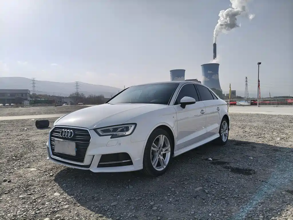 Audi A3 2019 — фото 1