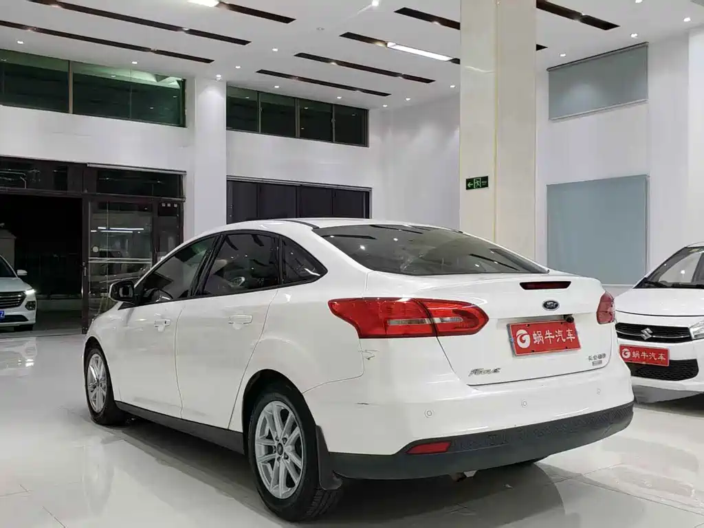 Ford Focus 2016 — фото 11