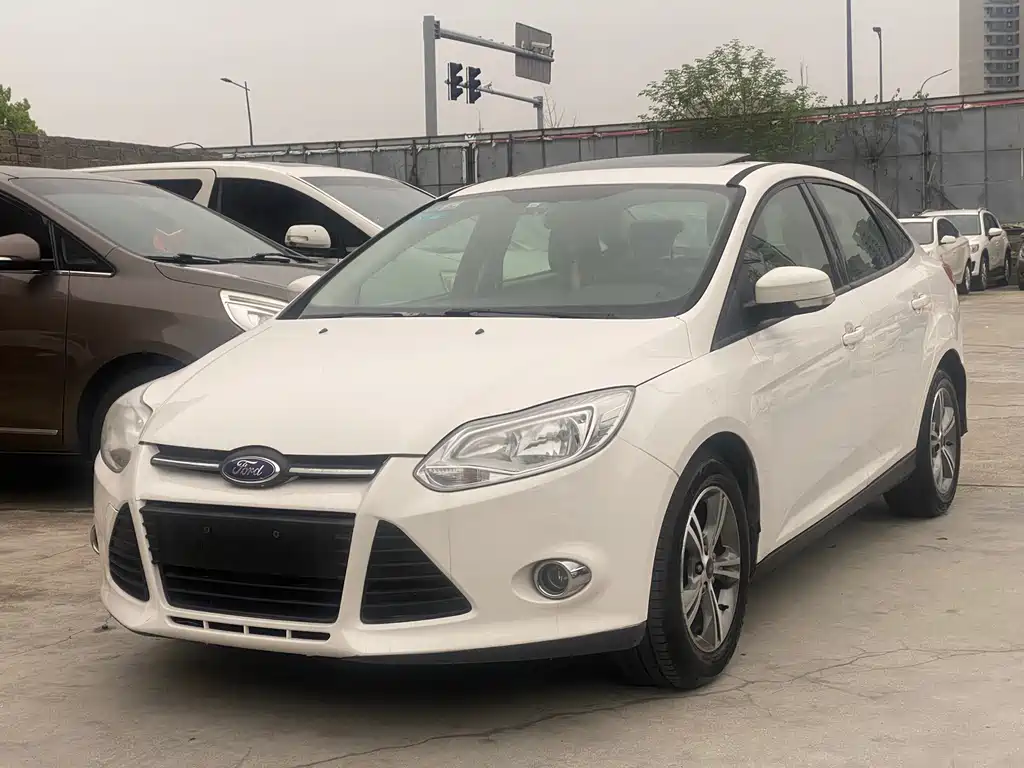 Ford Focus 2014 — фото 1