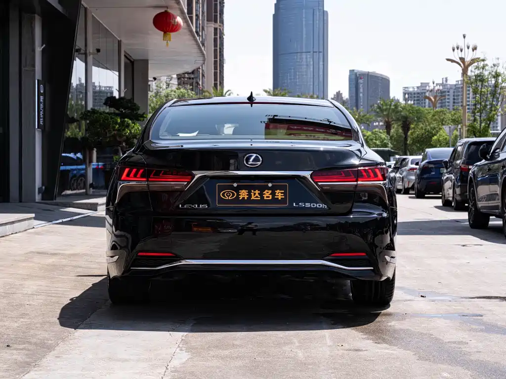 Lexus LS 2018