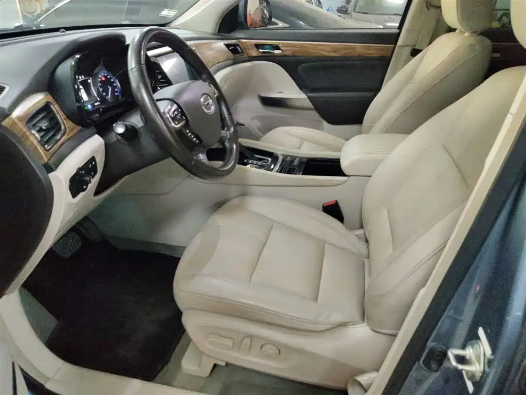 GAC Motor Trumpchi GS8 2017 — фото 11