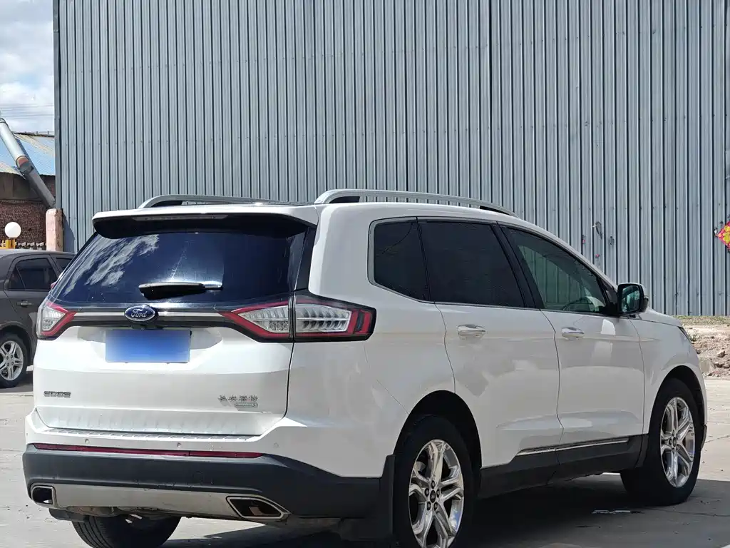 Ford Edge 2016 — фото 9