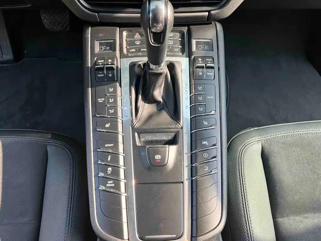 Porsche Macan 2019 — фото 13
