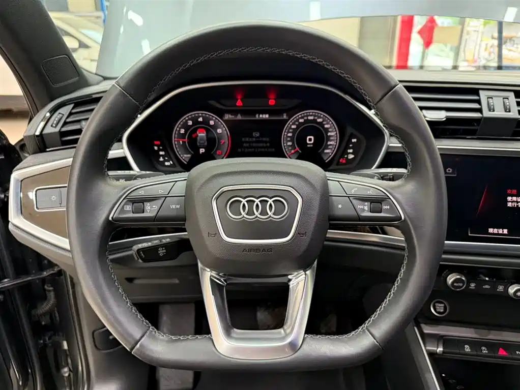Audi Q3 2023 — фото 11