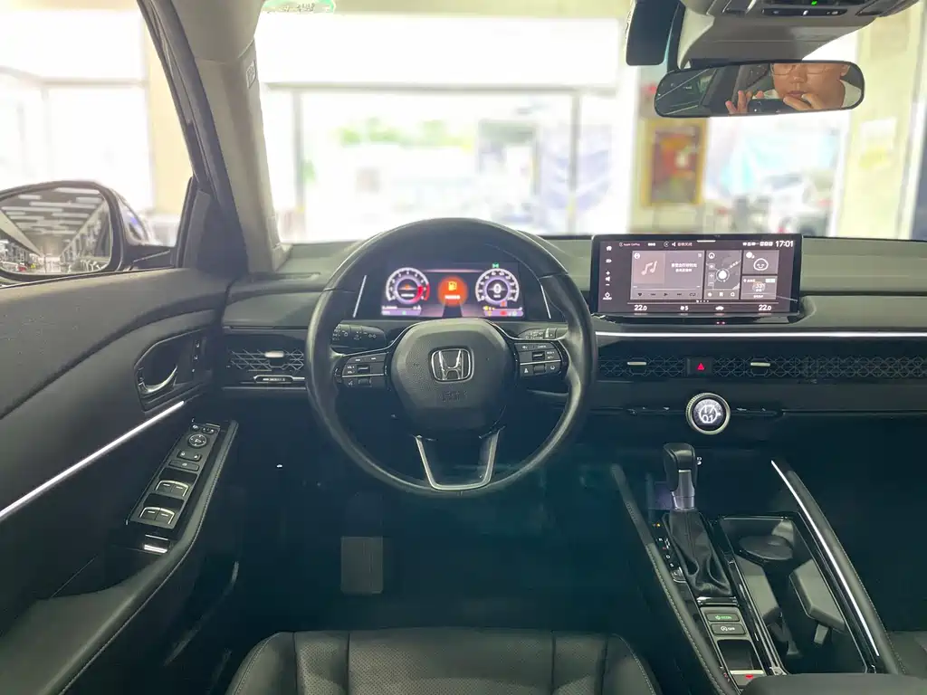 Honda Accord 2023 — фото 12