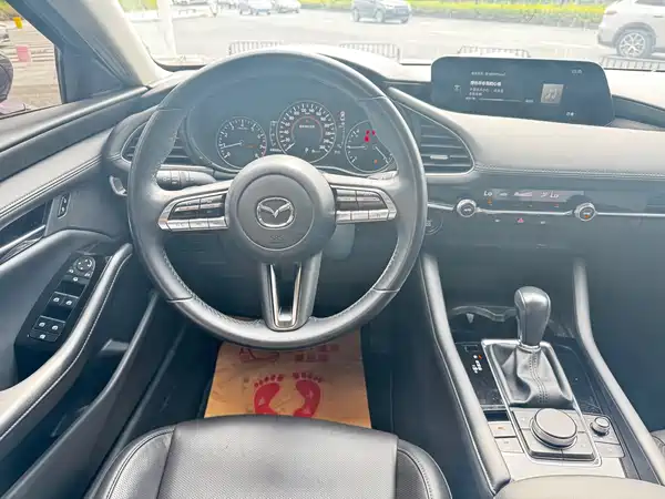 Mazda 3 Axela 2021