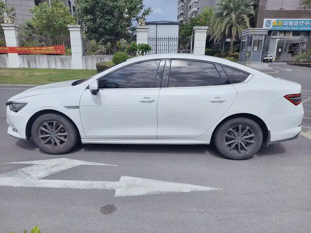 BYD Qin Pro NEV 2020 — фото 3