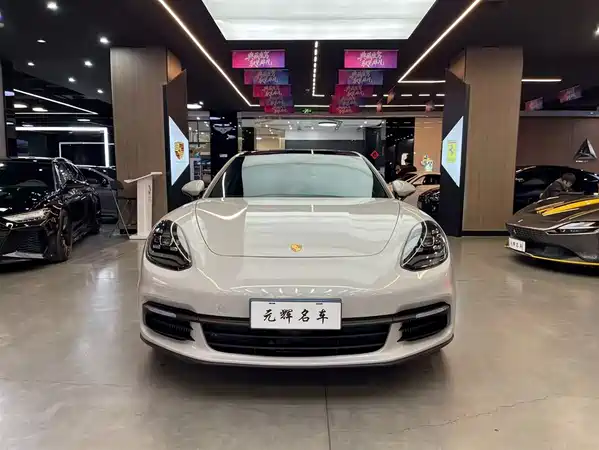 Porsche Panamera 2019