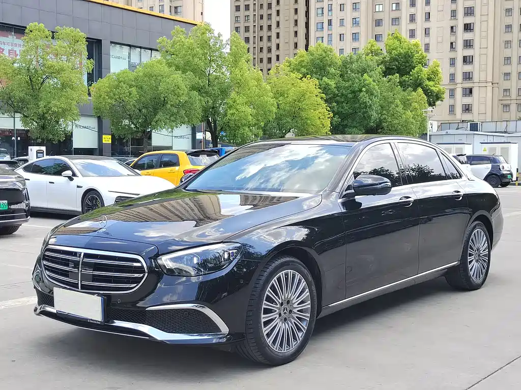 Mercedes-Benz E-Class 2022