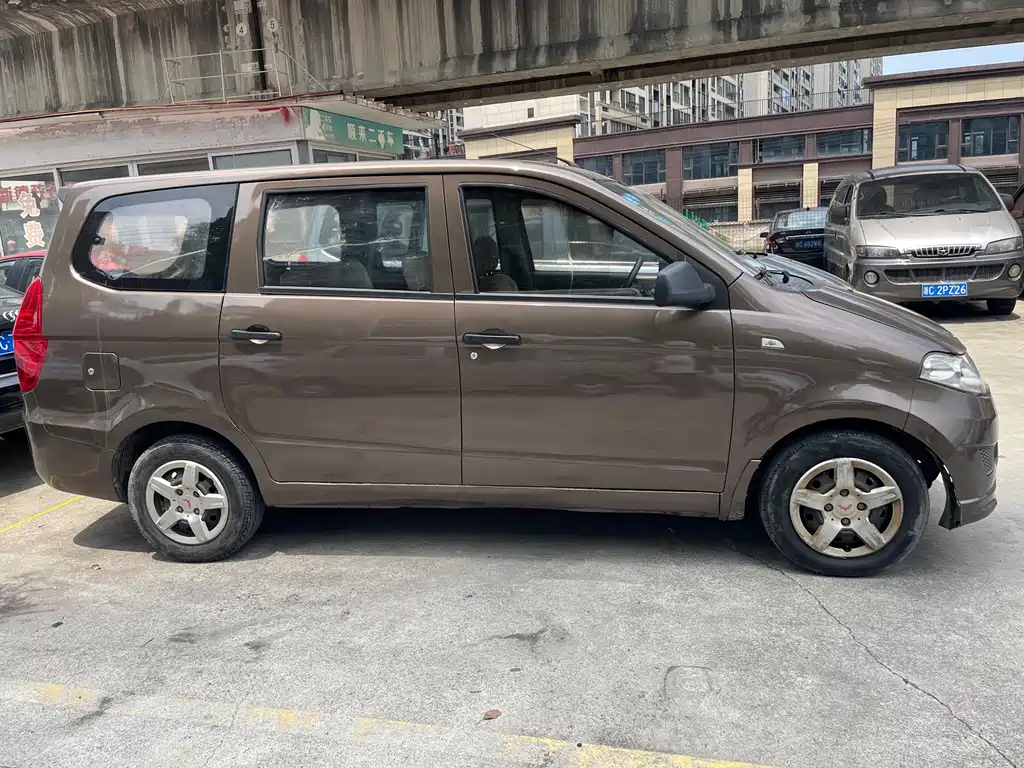 Wuling Hongguang 2017
