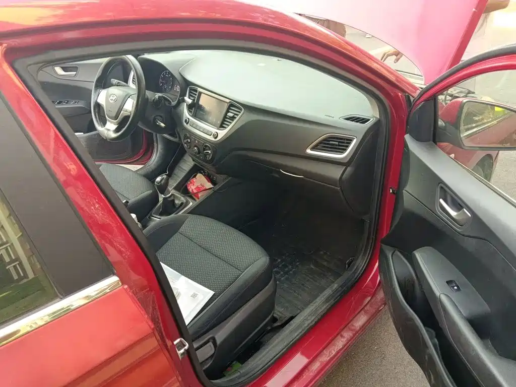 Hyundai Verna 2017 — фото 20