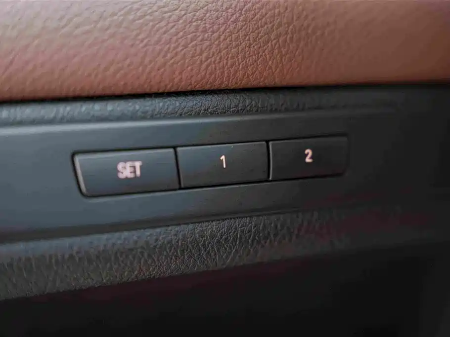 BMW 5 Series 2016 — фото 10