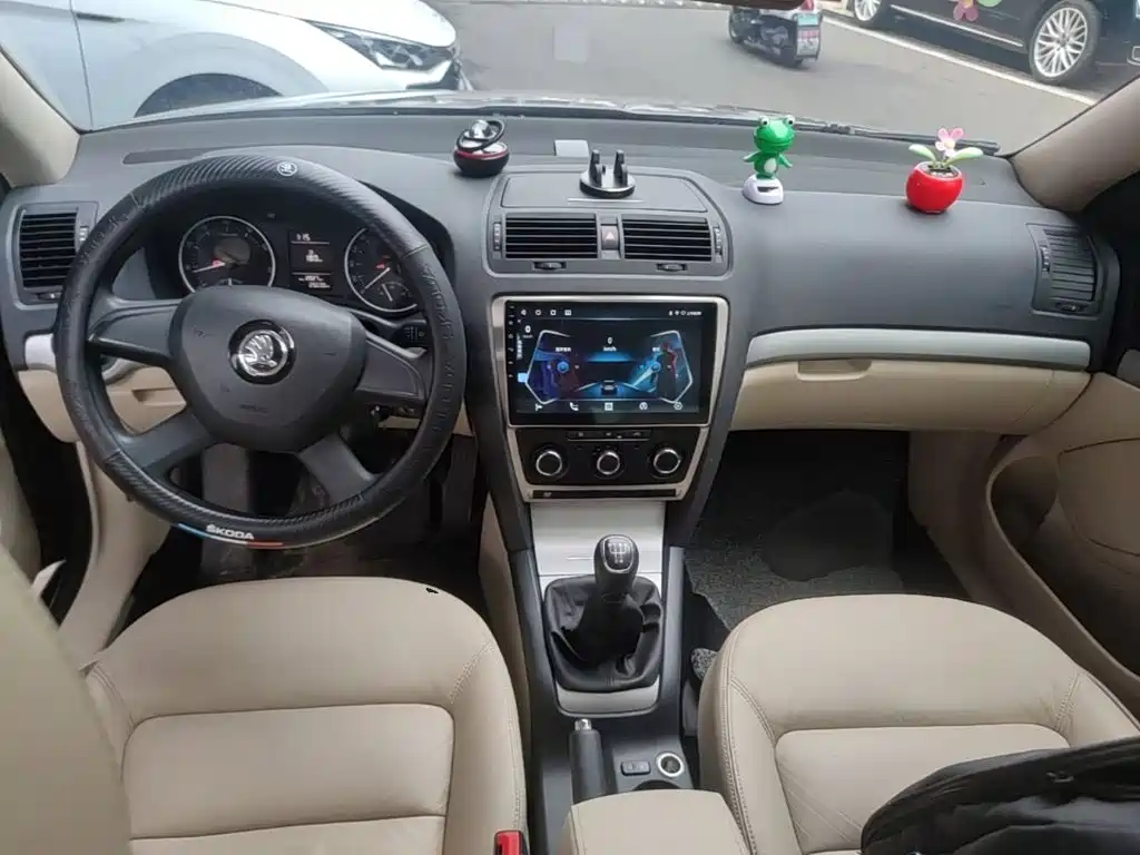 Skoda Octavia 2015 — фото 10
