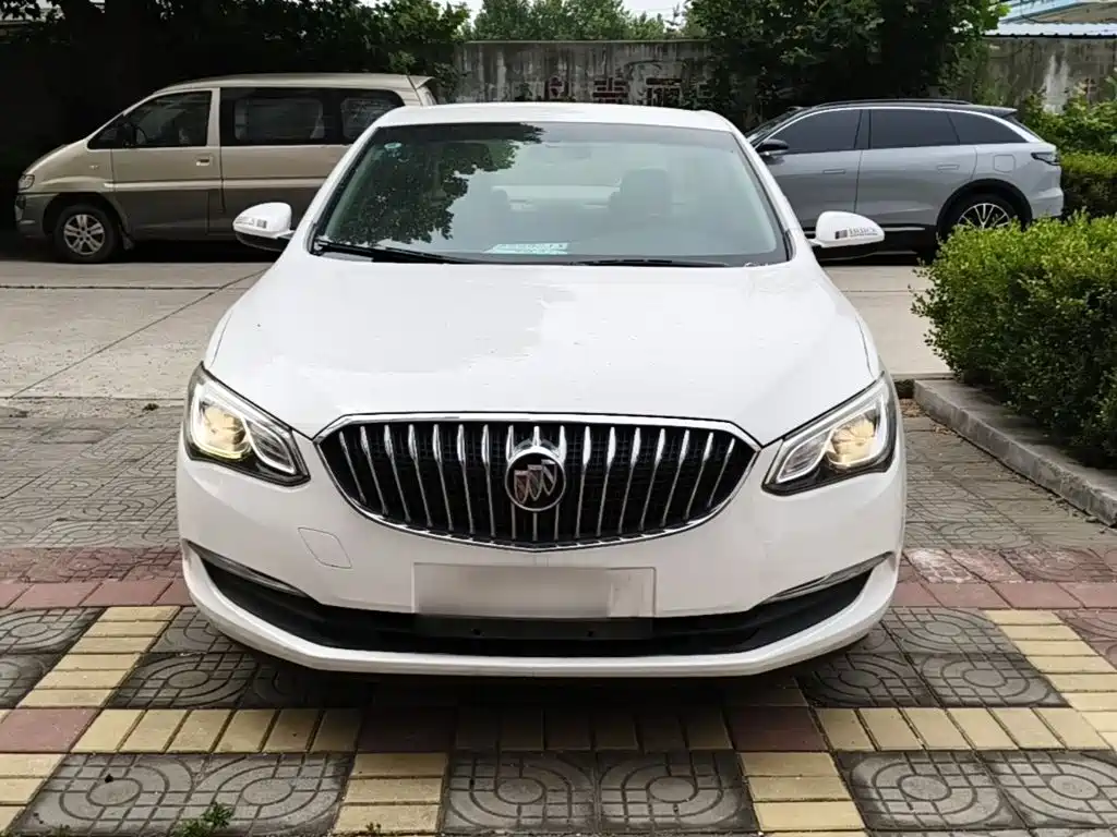 Buick Excelle 2016 — фото 3