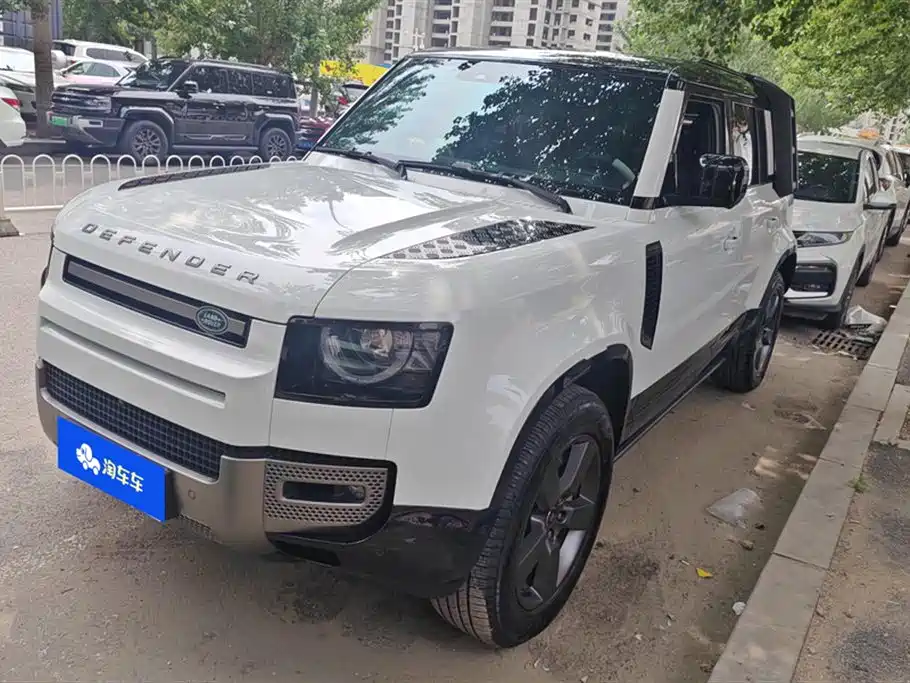 Land Rover Defender 2025 — фото 1
