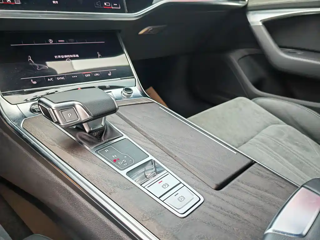 Audi A6L 2023 — фото 11