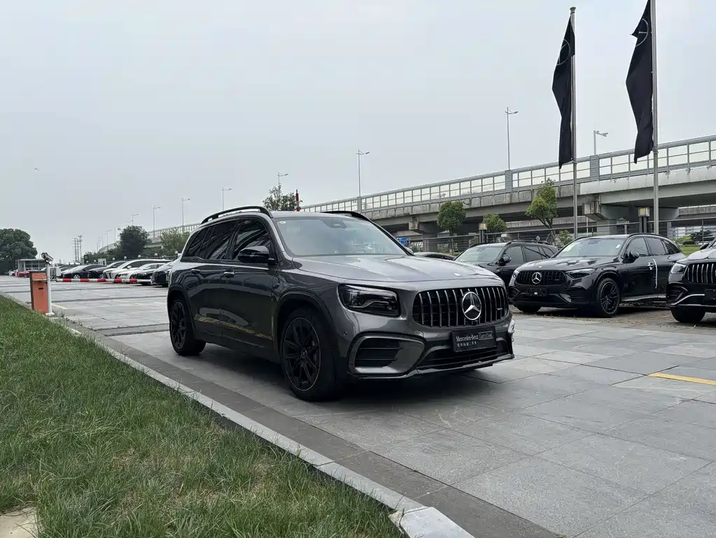 Mercedes-Benz GLB AMG 2025 — фото 3