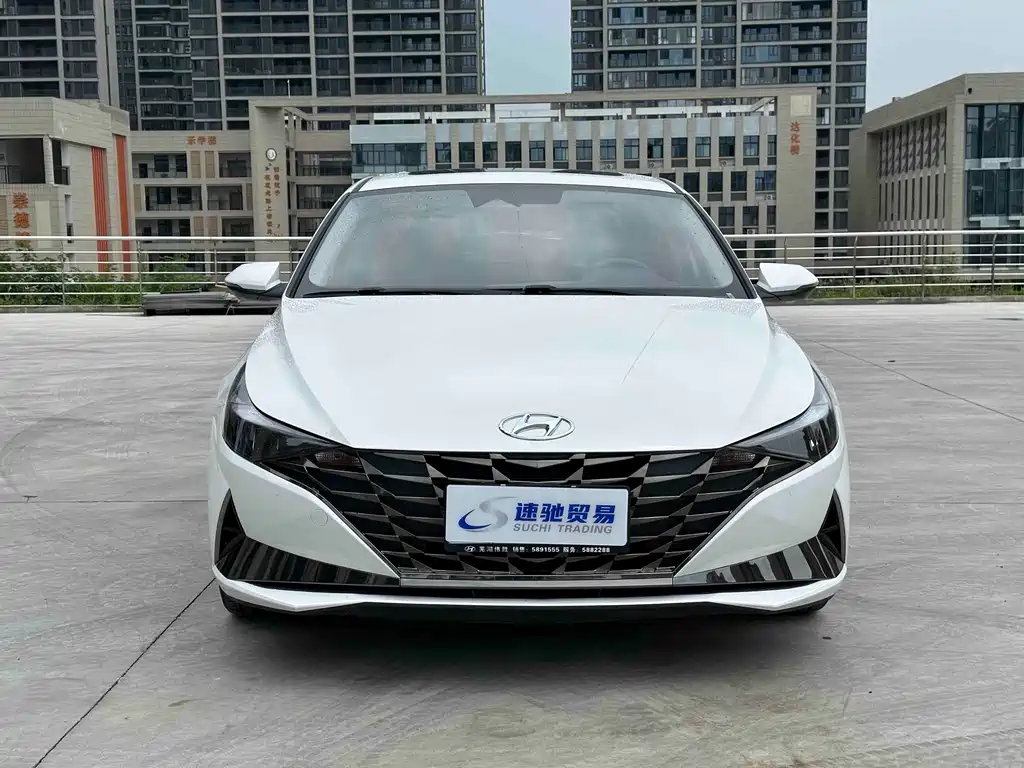 Hyundai Elantra 2023 — фото 2