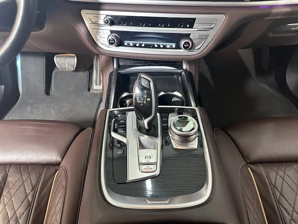 BMW 7 Series 2022 — фото 9