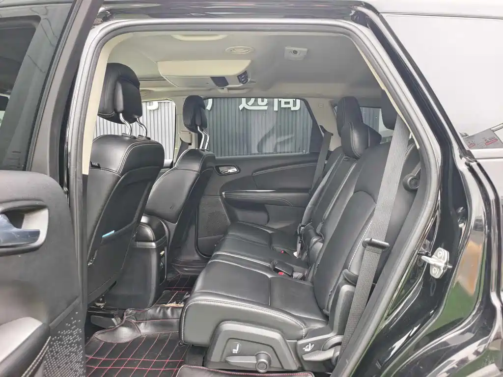 Dodge Journey 2015 — фото 9