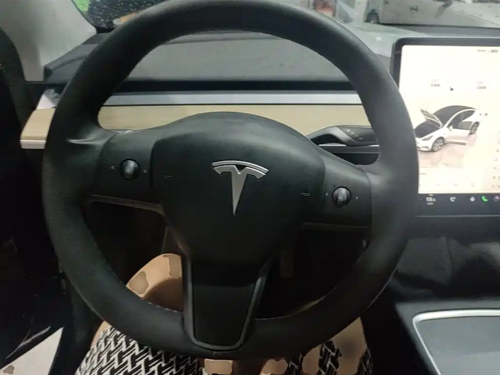 Tesla Model Y 2023 — фото 11