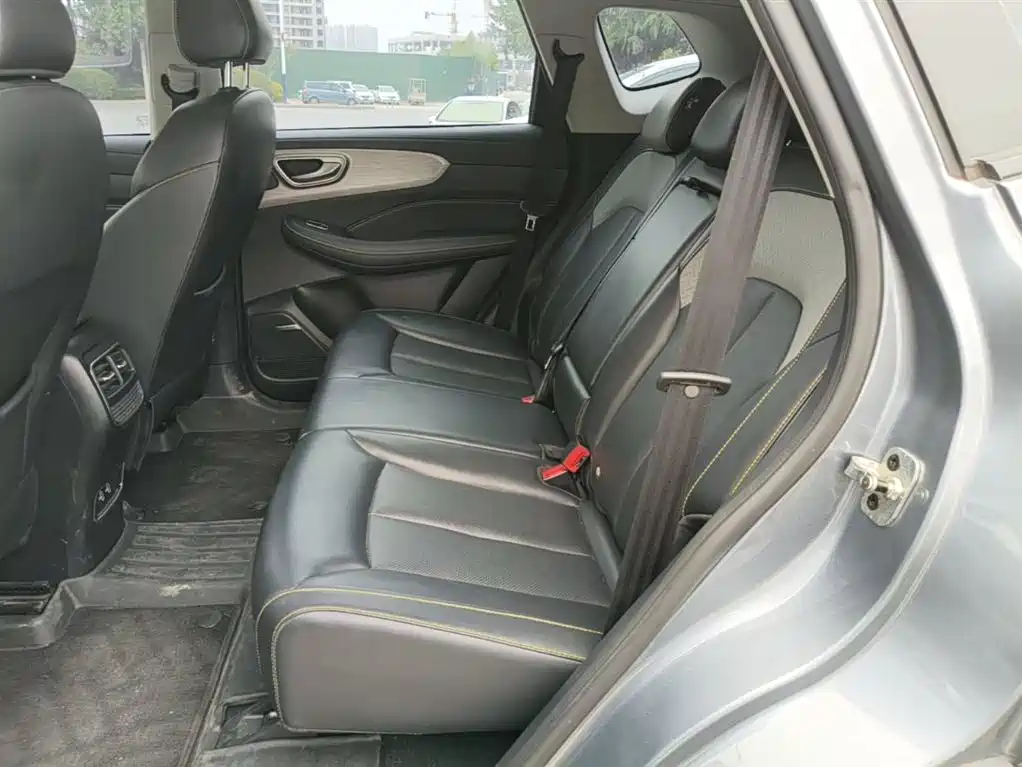 Roewe RX5 New Energy 2021 — фото 17