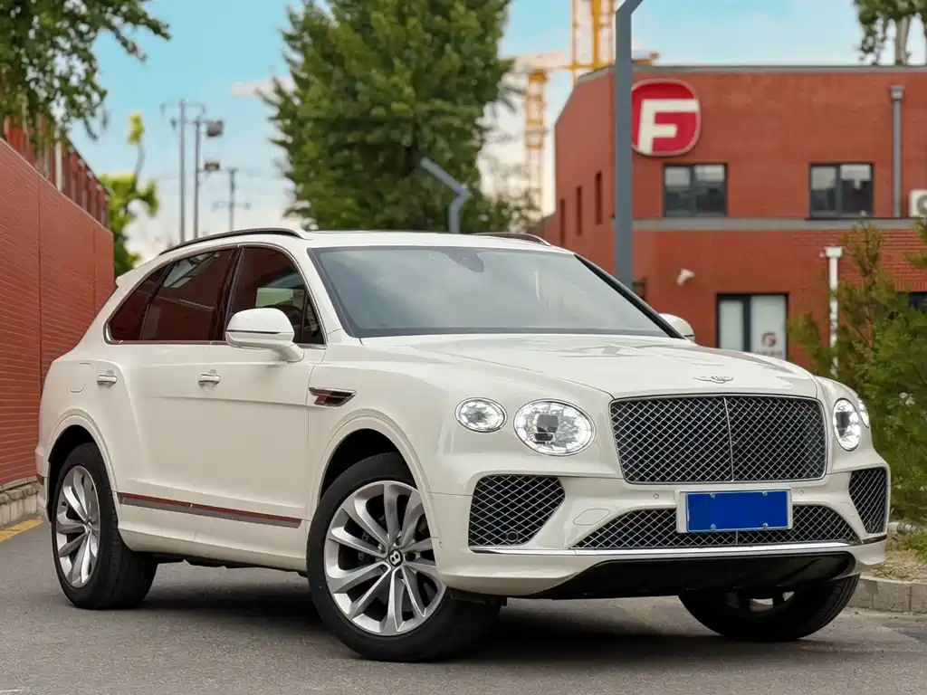 Bentley Bentayga 2021 — фото 1